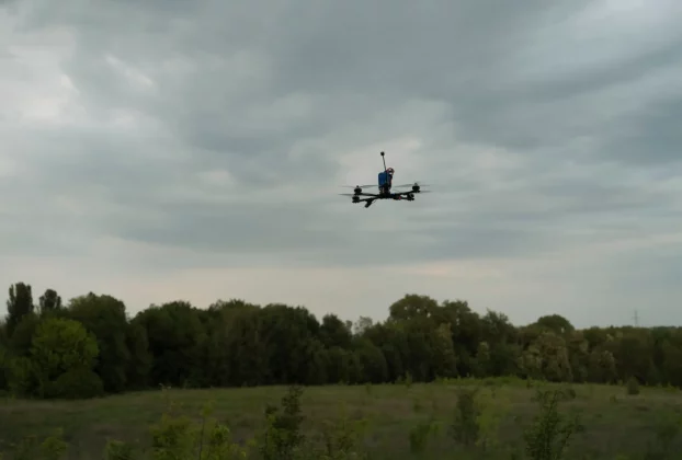 ударний дрон зі ШІ AI