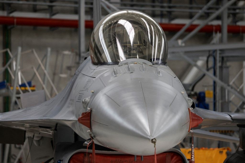 F-16