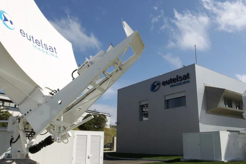 Французький супутниковий оператор Eutelsat Communications SA