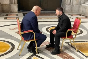 трамп та зеленський бивляться друг другу у очі у тет-а-тет розмові