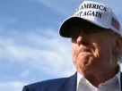 дональд трамп у кепці зробити америку великою знову