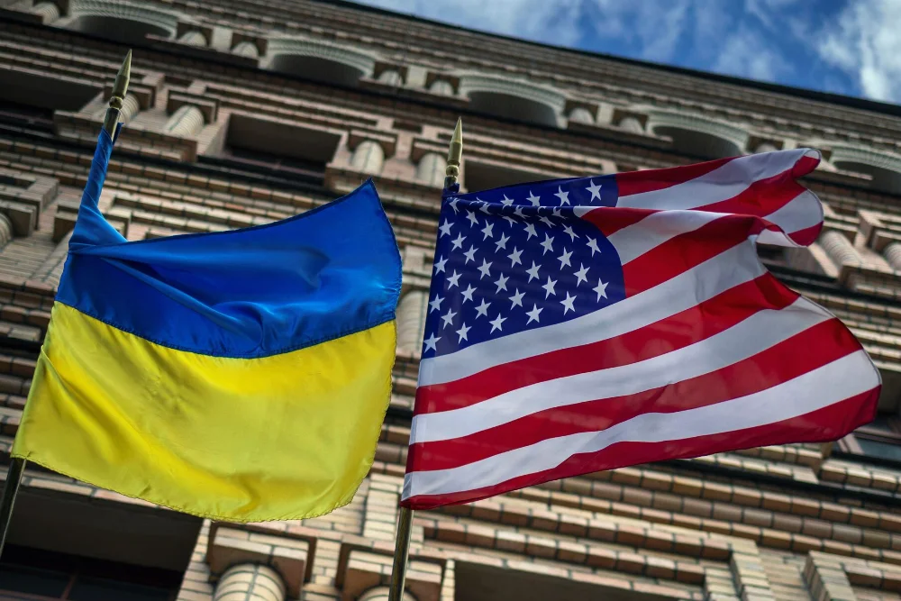 два прапори україни та сша