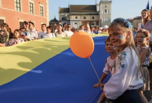 Урочистості з нагоди Дня Незалежності України 2024 року на Замковій площі у Варшаві