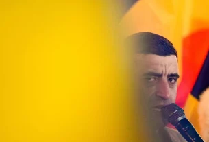 Джордже Сіміон, переможець румунських виборів, який є ультраправим... і якому заборонений в'їзд в Україну