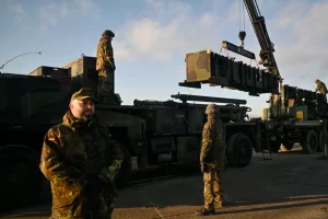 загрузка систем ппо патріот для транспортування в україну