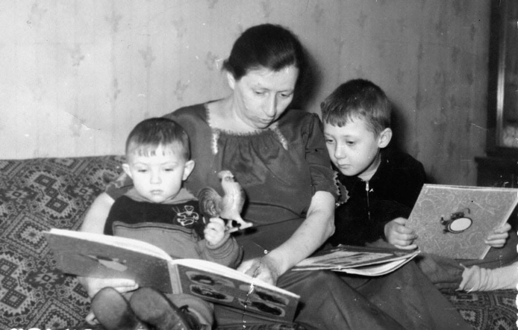 Катерина Ющенко з синами Андрієм (старший) та Юрієм (молодший)
