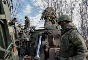 військові артилеристи