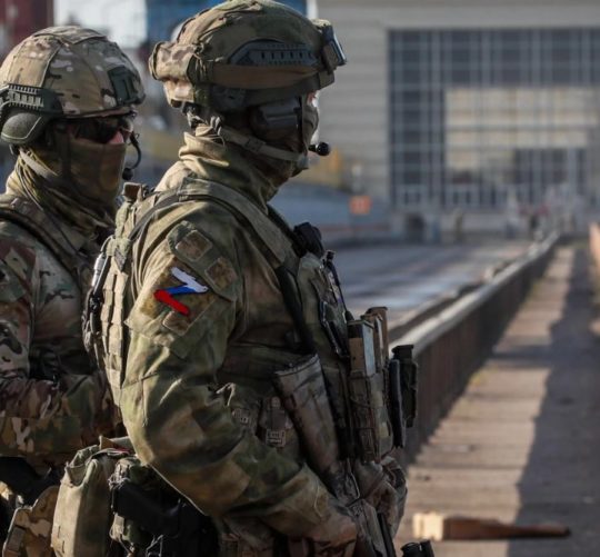російські військові