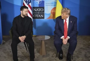 зеленський та трамп на саміті посміхаються