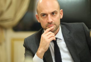 Міністр закордонних справ Франції Жан-Ноель Барро прибув у понеділок до Києва з дводенним візитом