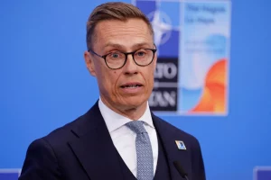 Президент Фінляндії обговорив з Трампом припинення вогню в Україні