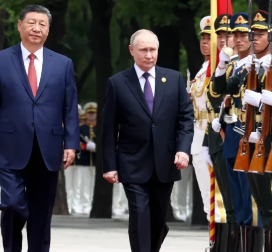 російський та китайський президенти на параді у пекіні