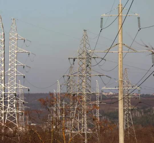 висовокольтні вежі електромереж