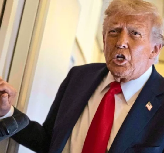 Трамп підняв питання про можливість відкликання ліцензій у телеканалів, "які налаштовані проти мене"