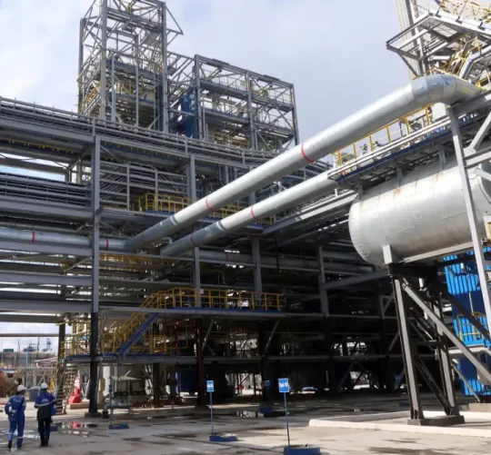 Українські безпілотники знову атакують найбільший нафтохімічний комплекс Росії