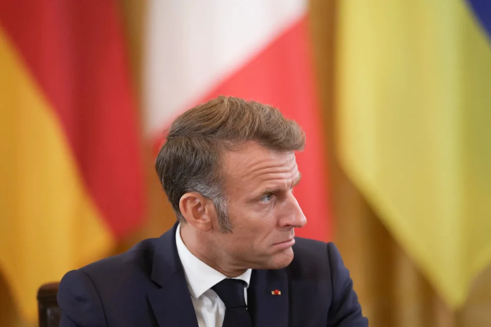 Падіння уряду випробовує Макрона на міцність, як ніколи раніше