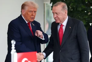 Трамп підштовхує Туреччину від російської нафти і натякає на зняття санкцій
