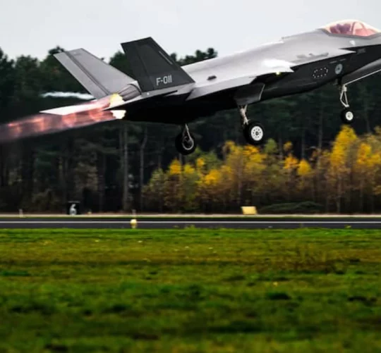 бомбордувальниз з ядерною зрбоєю