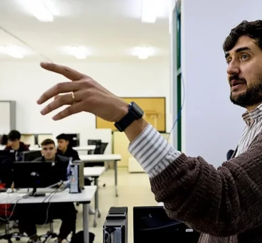 Іспанські вчителі мають більше бюрократичного навантаження та найбільше страждають від недисциплінованості своїх учнів ЄС