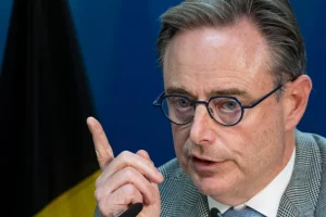 ЄС: Якщо ви не хочете заарештовувати російську готівку, відкривайте свої гаманці