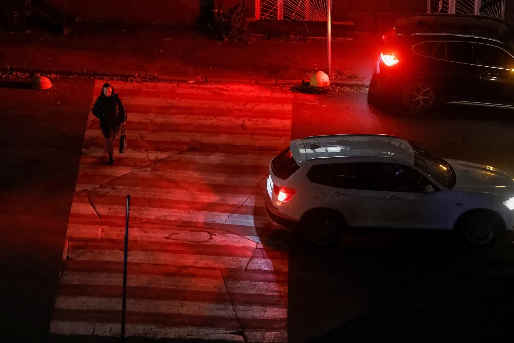 Перевантаження мережі спричинило відключення електроенергії в Києві та інших регіонах України