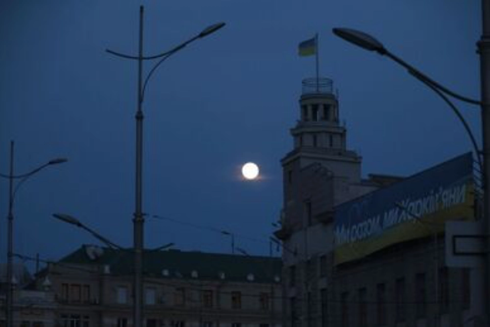 Атаки дронів України та Росії залишили тисячі людей без світла