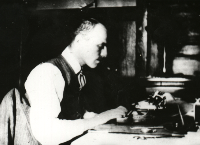 рчан у робочому кабінеті, Вінніпег, 1924 рік Джерело: Музей історії міста Коломия
