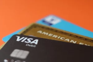 ЄС вирішив закрити останній шанс для громадян Росії отримати картки Visa та Mastercard