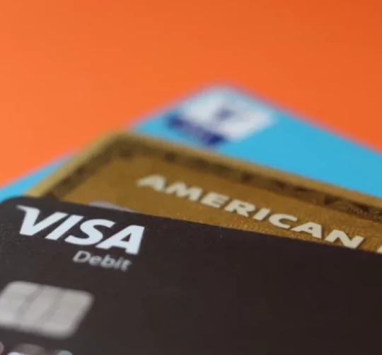 ЄС вирішив закрити останній шанс для громадян Росії отримати картки Visa та Mastercard