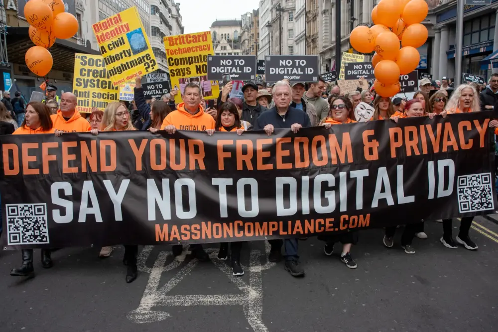 протести у Британії проти цифрової ідентифікації