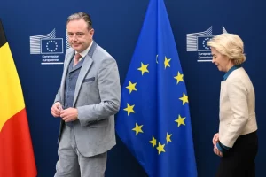 Премьер-министр Бельгии Барт Де Вевер и Урсула фон дер Ляйен