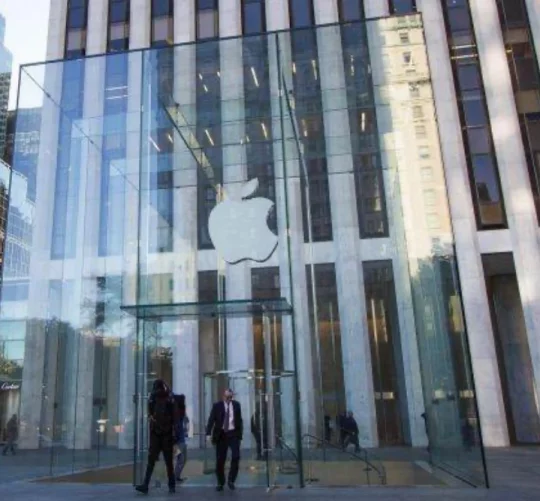 Apple запустить функцію перекладу розмов у реальному часі через AirPods