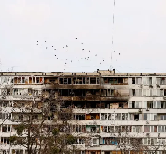 дрон влучив у будинок