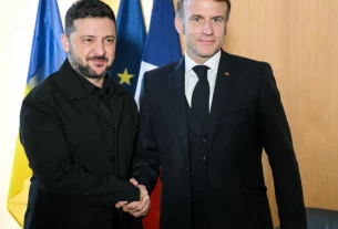 Володимир Зеленський був прийнятий у Парижі Еммануелем Макроном