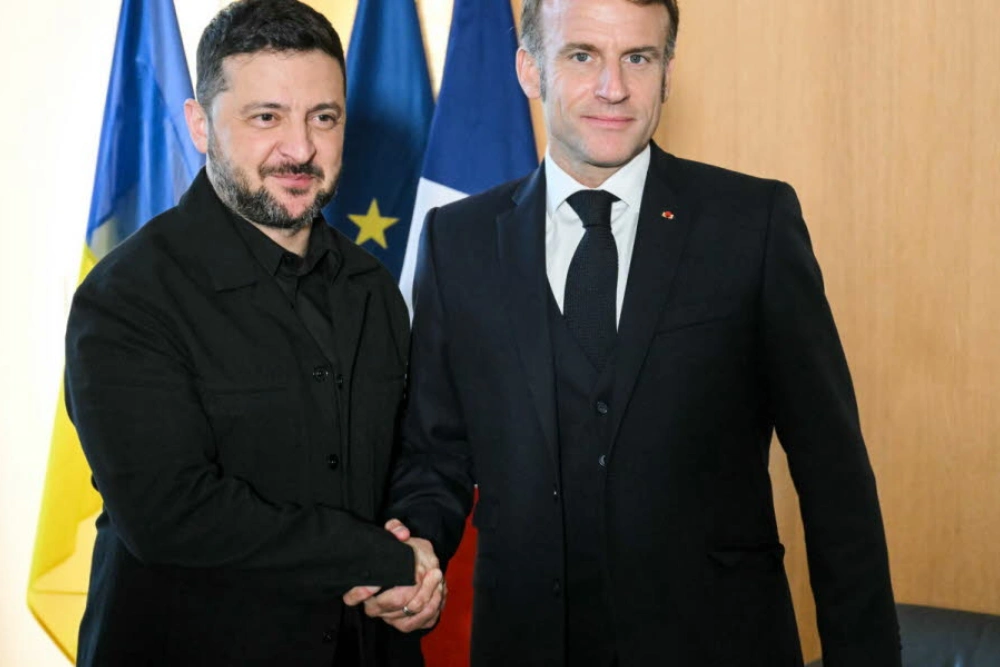 Володимир Зеленський був прийнятий у Парижі Еммануелем Макроном