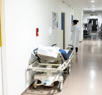 коридор у шпиталі у греції