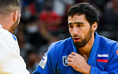 два дзюдоїста на татамі