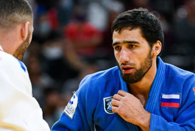 два дзюдоїста на татамі