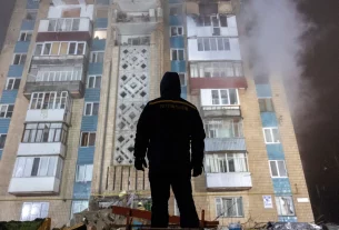 зруйнований російською ракетою будинок у Тернополі