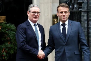 Прем'єр-міністр Великої Британії Стармер вітає президента Франції Макрона в Лондоні