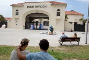 стрелянина на пляжі у Австралії 15 людей загибло