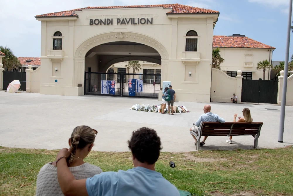 стрелянина на пляжі у Австралії 15 людей загибло