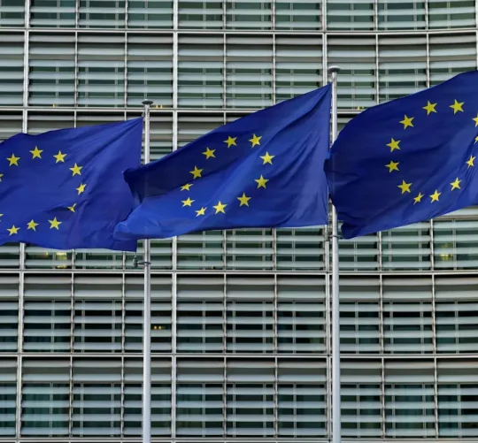 три прапори євросоюзу