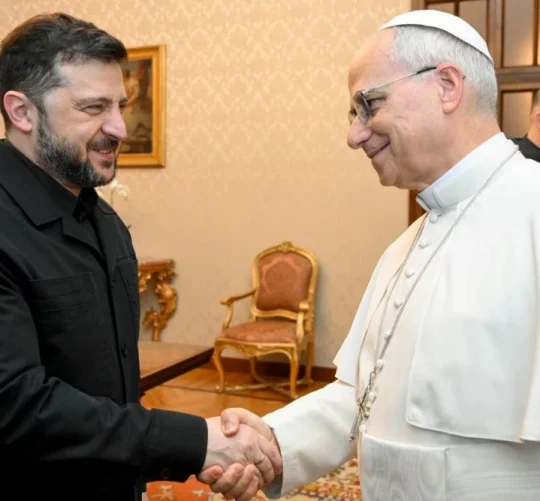 Володимир Зеленський та Папа Лев у Ватікані