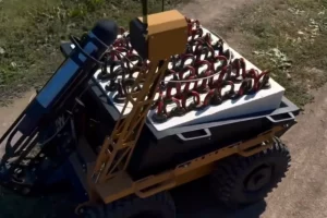 Український безпілотник "Сірко-С1" з протимінною ракетою