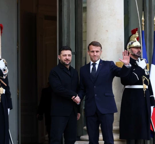 Зеленський в Парижі отримав підтримку від президента Франції Еммануеля Макрона