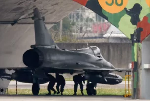 винищувач тестується перед вилітом