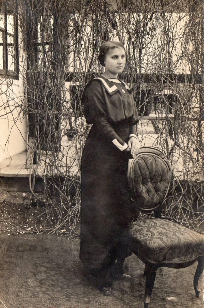 Молода Наталія Ужвій мріяла стати акторкою. Фото Любомльський краєзнавчий музей