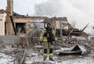 зруйнована будівля ракетними ударами росії