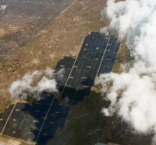 Китай нарощує зелену енергетику покриваючи території розмірами у деякі країни